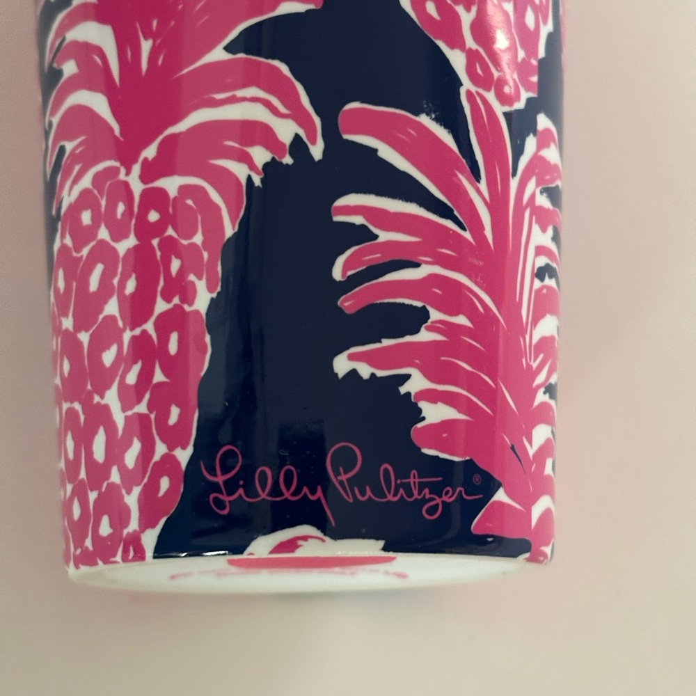 Lilly Pulitzer Flamenco Pineapple Ceramic Pink and Blue Travel Mug NWT - Picture 3 of 9